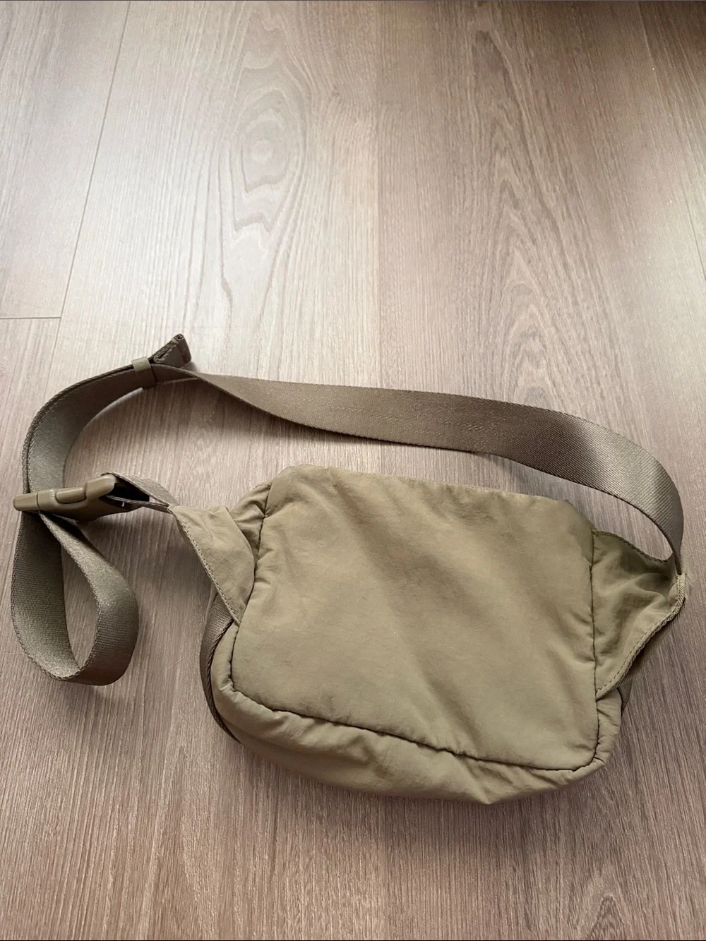 lululemon athletica Khaki Belt Bag - Picture 5 of 5
